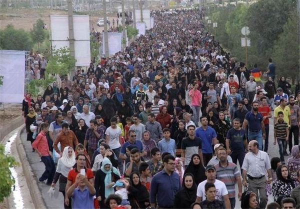 برگزاری همایش بزرگ پیاده روی خانوادگی در شهر ایلام