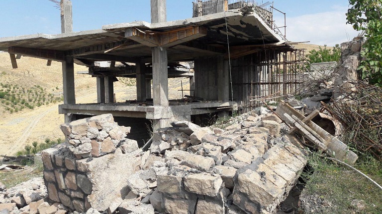 آزادسازی ۴۴ هزار متر از اراضی کشاورزی منطقه چناران رودهن/ برخورد قانونی با زمین خواران