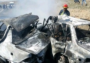 برخورد شدید دو خودرو پراید با یکدیگر به علت سرعت زیاد