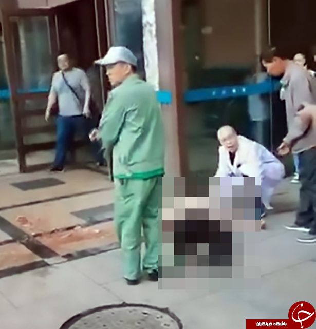 فرود مرگبار بیمار سرطانی روی سر همراه یک بیمار! + تصاویر//جمعه صبح