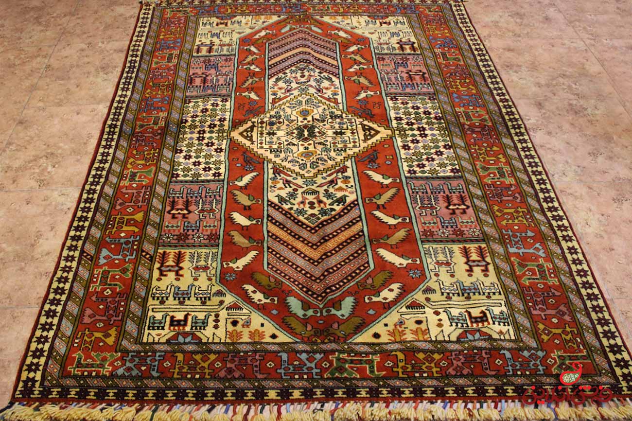 درب بازارهای بزرگ دنیا به روی فرش ایرانی باز است/ گره تار و پود اقتصاد کشور در دستان زنان روستایی