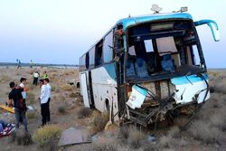 ۳۶ مصدوم در تصادف اتوبوس با خاور