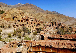سفر به سرزمین آبشارها + فیلم