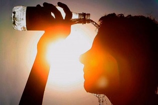 افزایش بی‌سابقه دما هزاران مسافر را در انگلیس سرگردان کرد