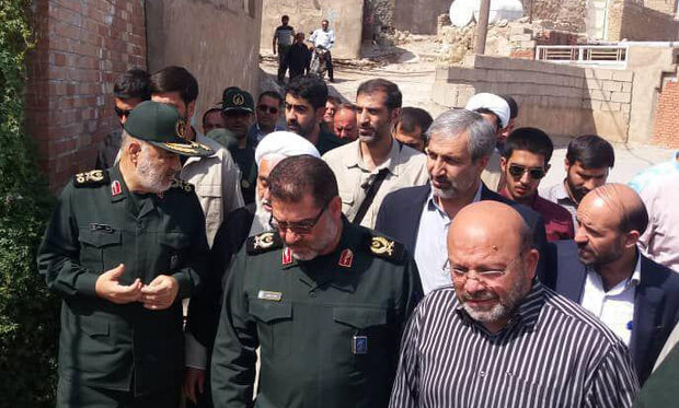 بازدید سرلشکر سلامی از مناطق زلزله&zwnj;زده مسجدسلیمان