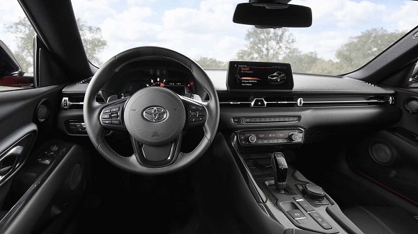 اشتراک رایگان چهار ساله Apple CarPlay، ویژگی خودرو سوپراسپرت جدید تویوتا