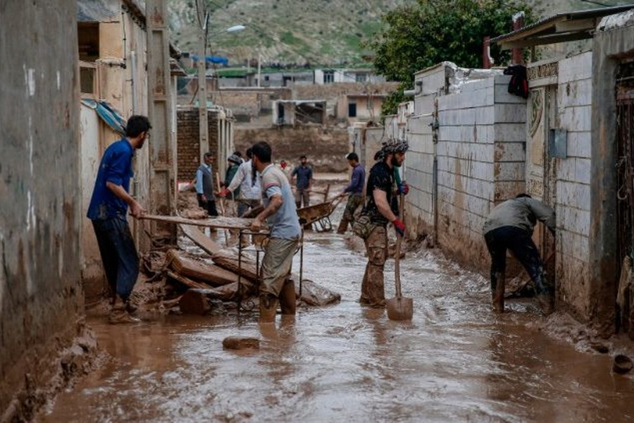 پرداخت خسارت به سیل زدگان سیروان