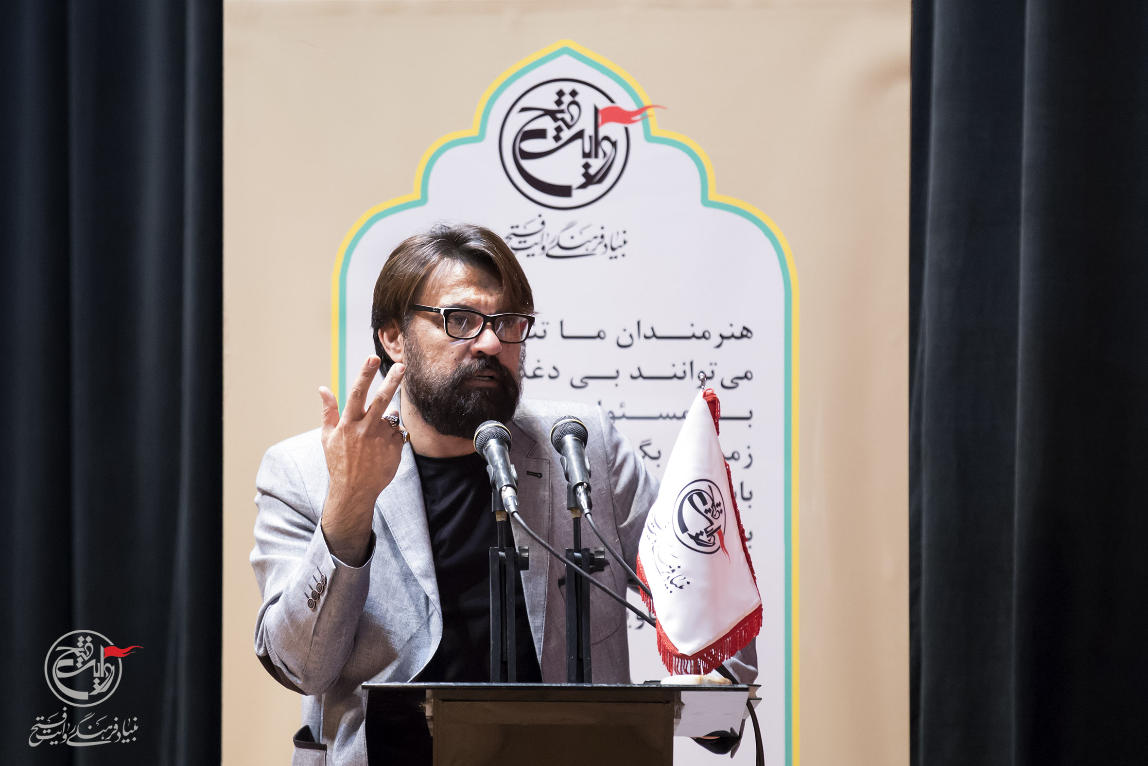 بنیاد فرهنگی روایت فتح علمدار عرصه هنر در انقلاب اسلامی است