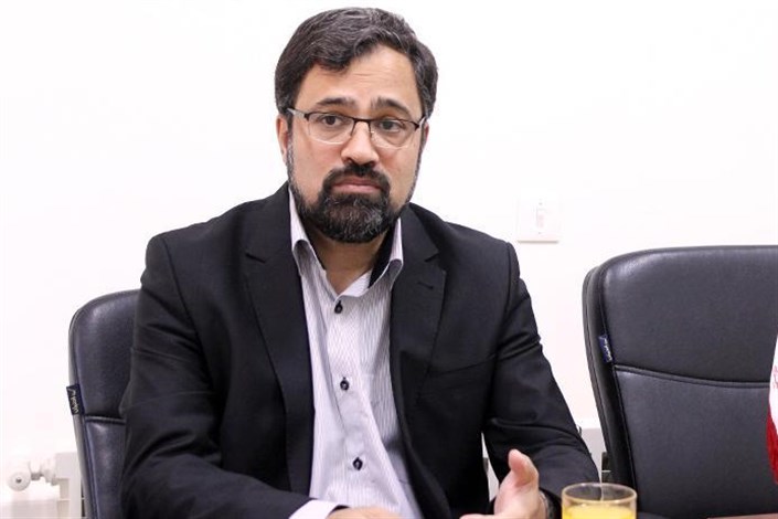 شجاعی طباطبایی:کاریکاتوریست ها با زبان هنر به مقابله با دشمنان می روند/سردار شکارچی:هنرمندان در جنگ سخت هستند
