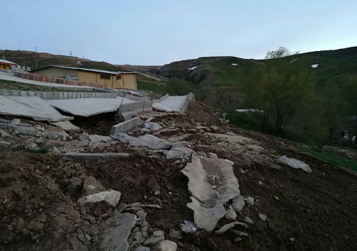 از رانش زمین تا دغدغه در زمینه نگهداری تغذیه دام ها و محصولات کشاورزی  و مسکن در روستای حسین آباد کالپوش