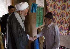 نماینده ولی فقیه در استان قزوین با خانواده شهیدان کیائی دیدار کرد