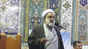 شعاری که با وحدت امت اسلامی در تضاد باشد خلاف نظر رهبری است