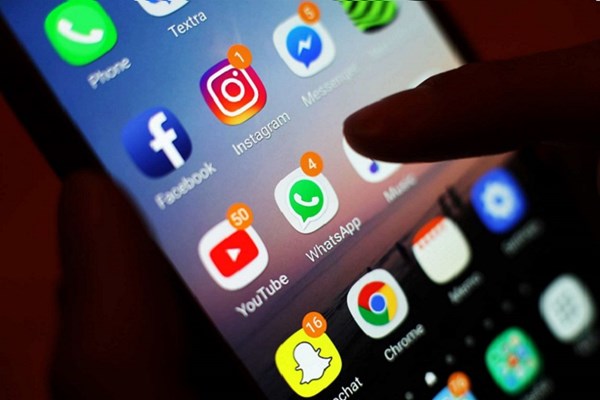 ارتباط مستقیم تلفن همراه با چاقی!