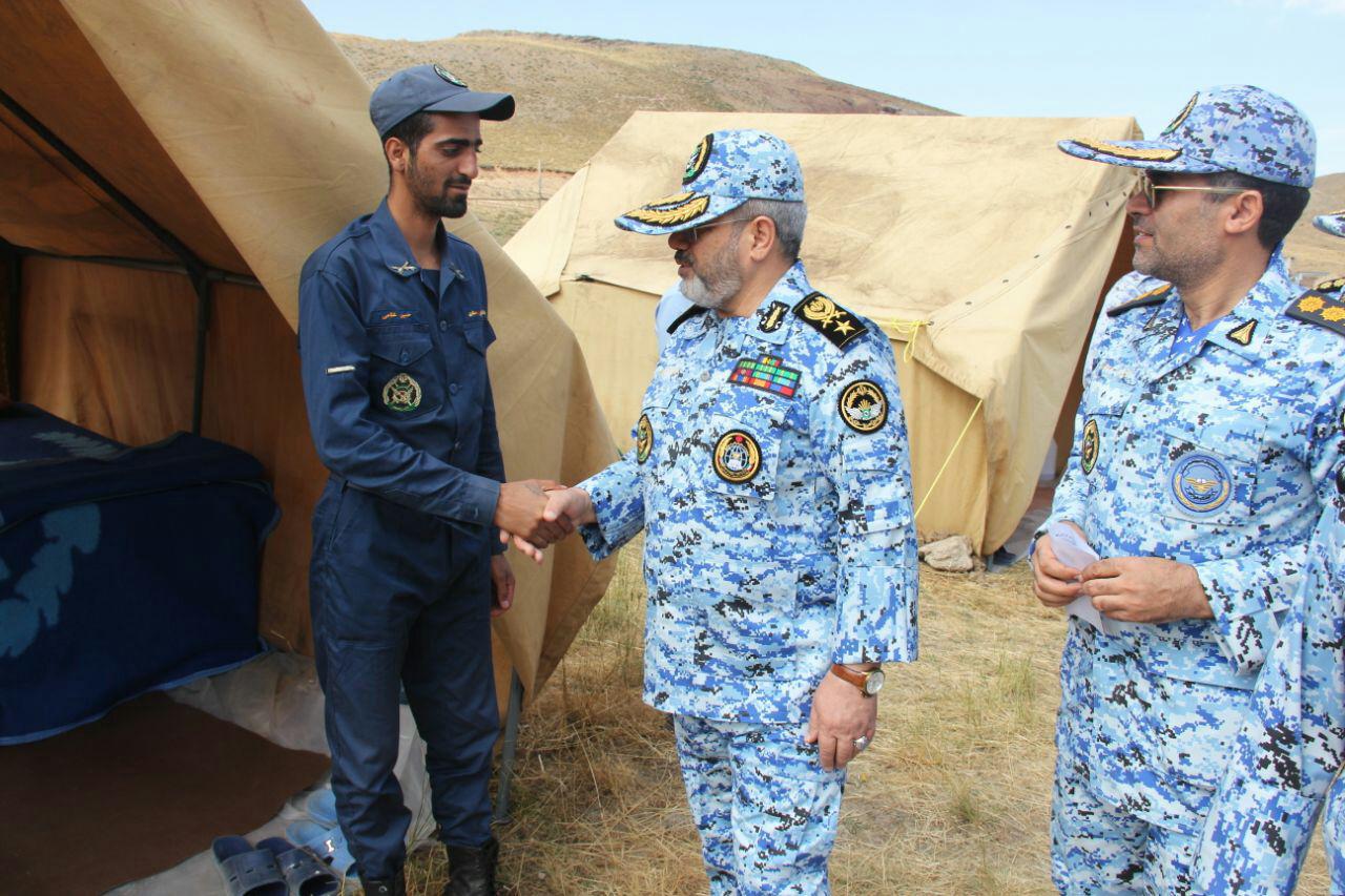 فرمانده نیروی هوایی ارتش توان رزمی دانشجویان دانشگاه شهید ستاری را ارزیابی کرد