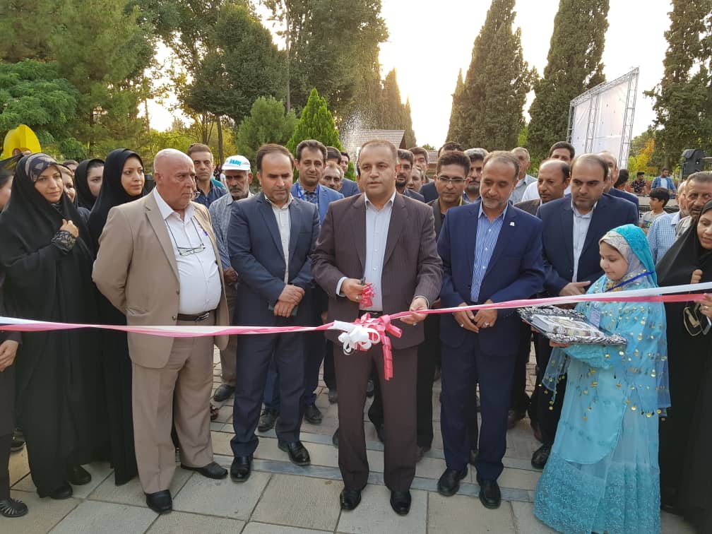 افتتاح نمایشگاه دستاوردهای مراکز آموزش فنی حرفه ای و آموزشگاه های آزاد شیراز