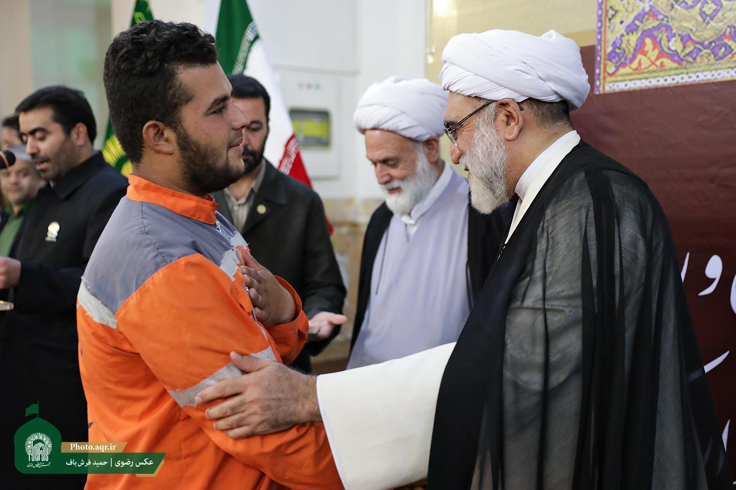 پاکبانان خیابان&zwnj;های منتهی به حرم مطهر، مهمان ضیافت امام رضا(ع) شدند +عکس