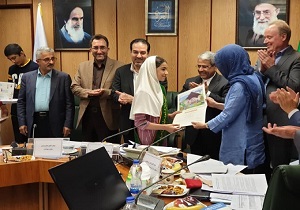 سازمان جهانی بهداشت از دانش آموز اهوازی تجلیل کرد
