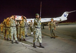 پیکر مطهر شهید امیر سرلشکر «حسین ادبیان» وارد کرمانشاه شد