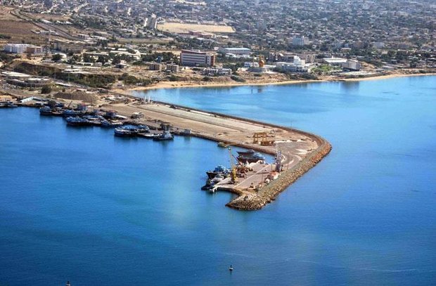 پهلوگیری کشتی بهداد حامل گندم، در چابهار
