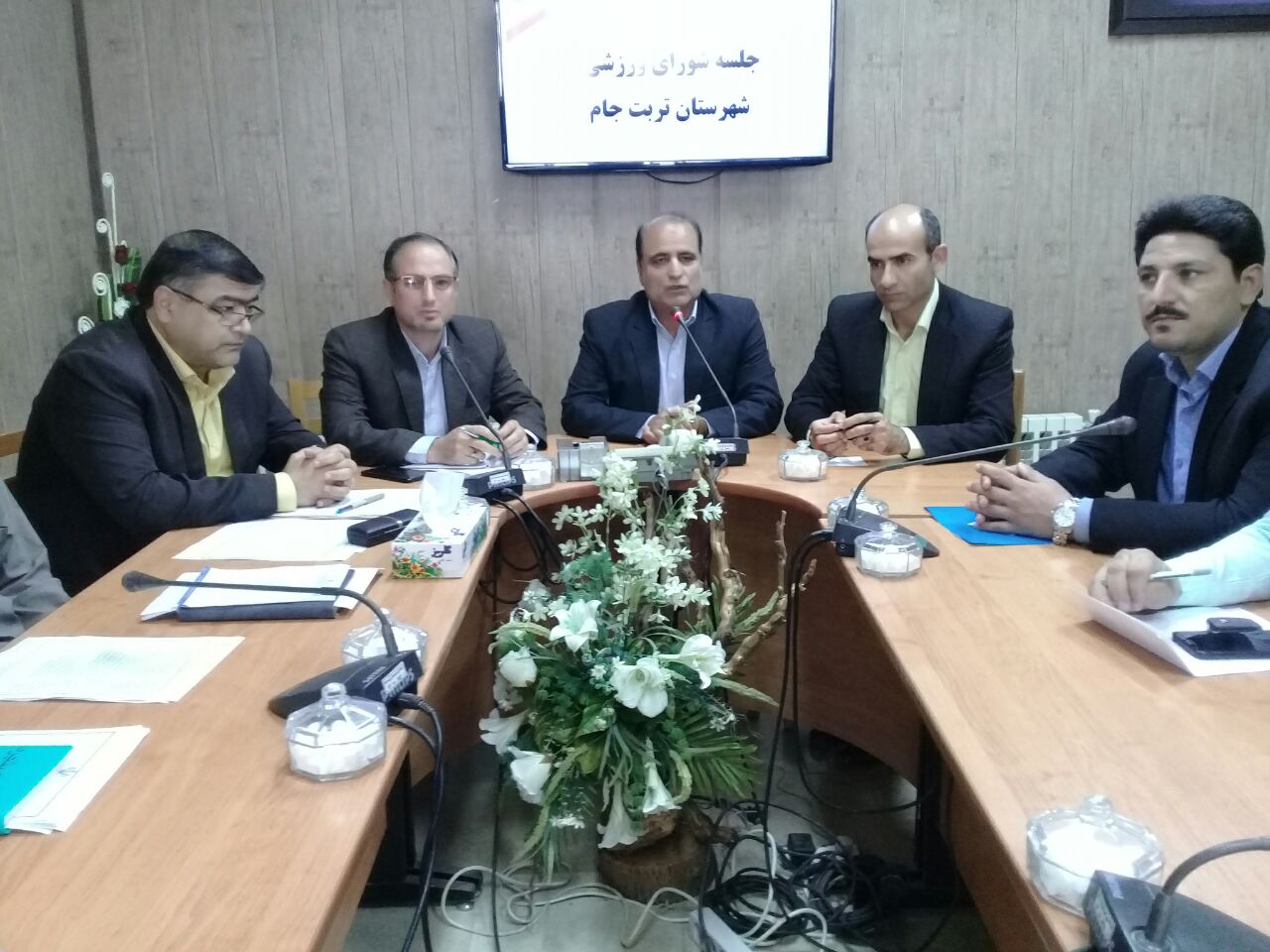 جوانان در صحنه‌های اجتماعی و سیاسی تاثیر گذارند
