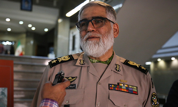 منافقین دست و پا می&zwnj;زنند تا خودشان را سرپا نگه دارند