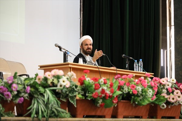 معاون فرهنگی و