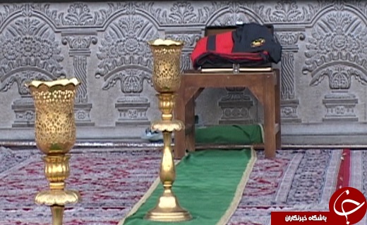 اهتزاز پرچم عزای سیدالشهداء بر فراز گنبد حرم بانوی کرامت(س)+عکس