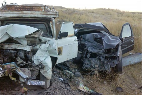 عدم رعایت سرعت مطمئنه موجب واژگونی وانت در خط ویژه شد