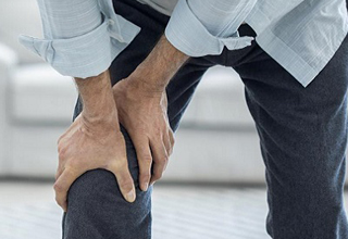 ۱۱ خوراکی پرطرفدار که برای دردزانو معجزه می کند