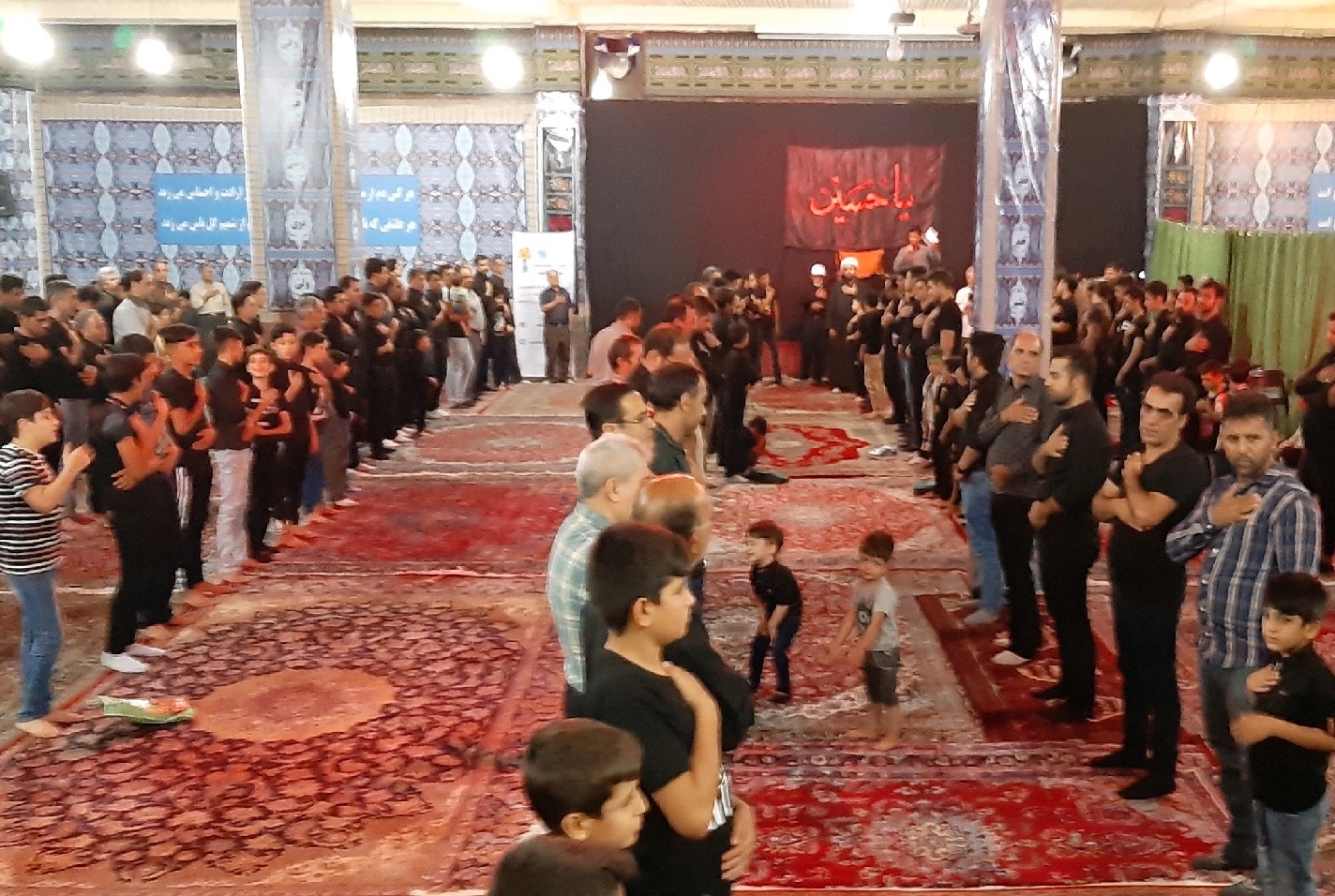 سوگواری مردم استان مرکزی در رسای طفل ۳ ساله کربلا