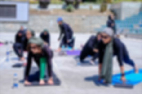 حرکات ورزشی مختلط در ایروپامپ کرج  حاشیه ساز شد +تصاویر