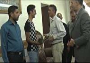 تشویق برترین دانش آموز کنکوری استان سمنان