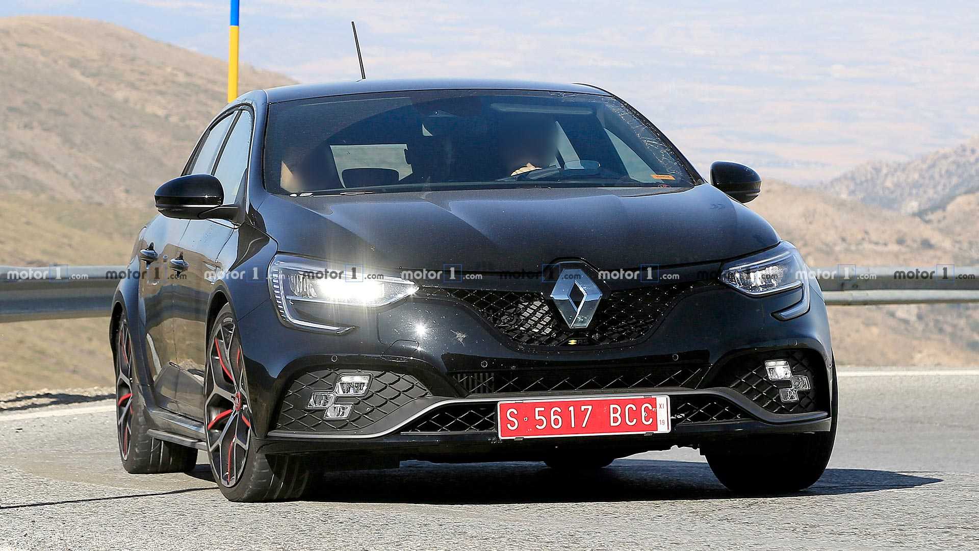 نمایش تغییراتی ظریف در خودروی جدید Renault Megane RS +تصاویر