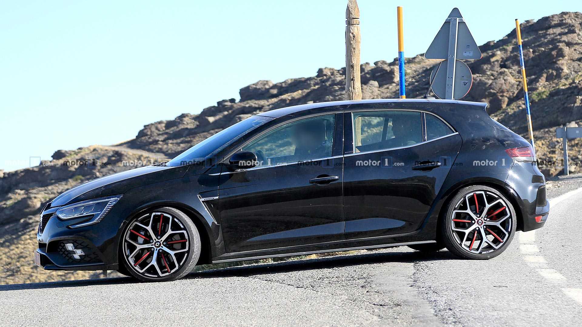 نمایش تغییراتی ظریف در خودروی جدید Renault Megane RS +تصاویر