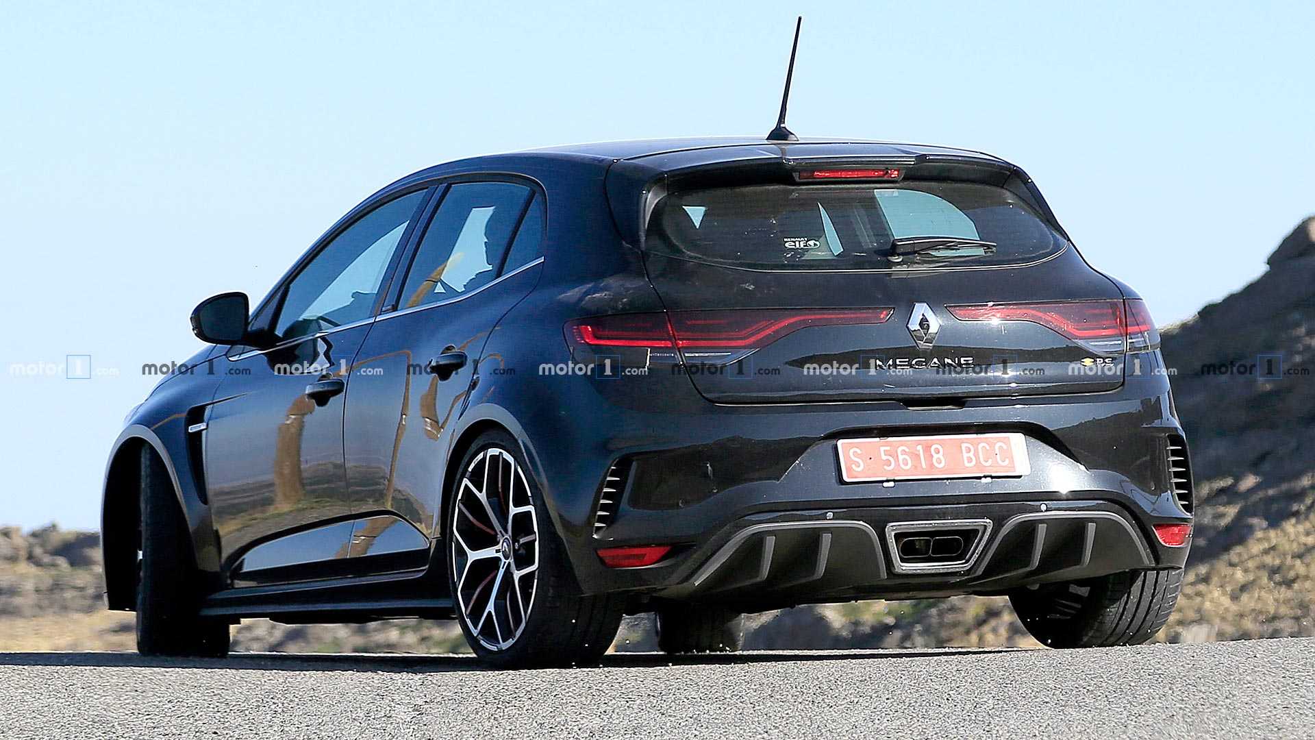 نمایش تغییراتی ظریف در خودروی جدید Renault Megane RS +تصاویر