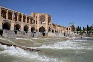 تداوم جریان زاینده رود تا اواخر شهریور