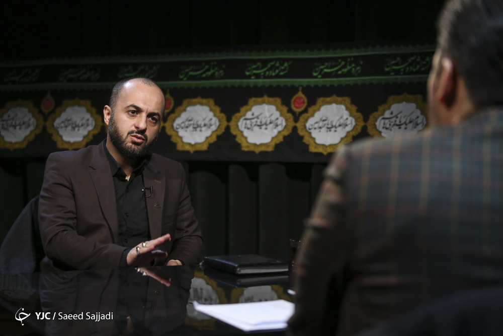 باید ببینیم در مداحیها و شعر سراییها خدا و اهل بیت (ع) چه میپسندند باید ببینیم در مداحیها و شعر سراییها خدا و اهل بیت (ع) چه میپسندند