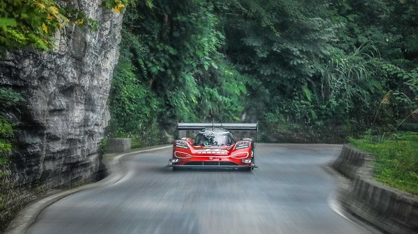 رکوردشکنی مجدد سوپراسپرت VW ID.R با عبور از دروازه بهشت چین +تصاویر