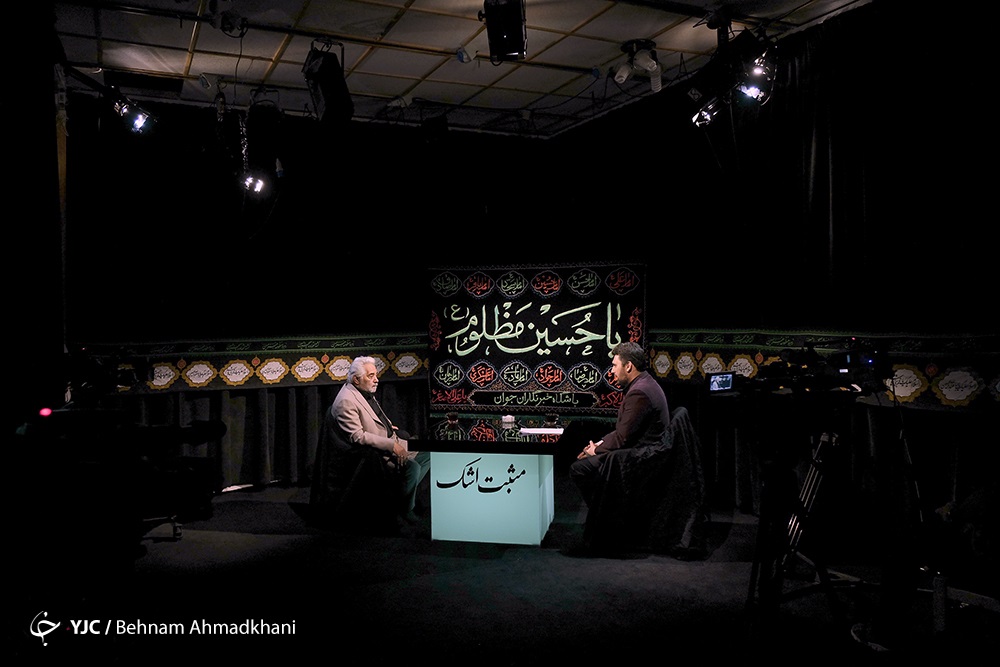 مهمترین تحول هیئت ها بعد از انقلاب حضور جوانان است/ نباید رقابتی بین واعظ و مداح در روضه خواندن باشد/زیر قبه امام حسین(ع) حاجت روا شدم