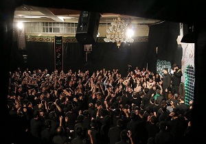 مراسم عزاداری امام حسین (ع) در هیئت رزمندگان نورالشهدا کرج + فیلم