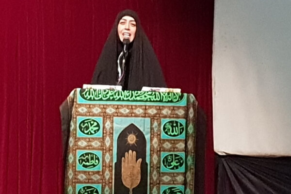 راز متحول شدن الهام چرخنده/ ضدانقلاب میلیارد‌ها دلار برای تمسخر من با یک عروسک هزینه کرد/ بار‌ها خودم و فرزندم کتک خوردیم