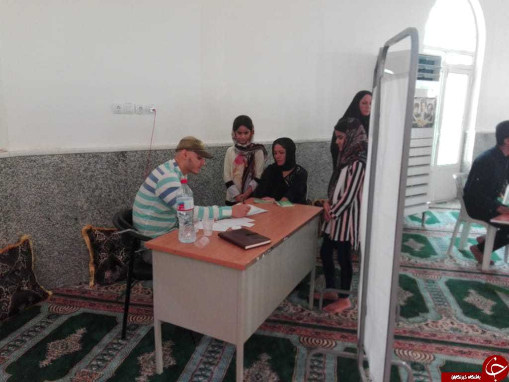 درمانگاه صحرایی در روستای گلدشت شهرستان دشتستان برپا شد+عکس