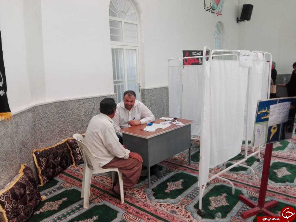 درمانگاه صحرایی در روستای گلدشت شهرستان دشتستان برپا شد+عکس