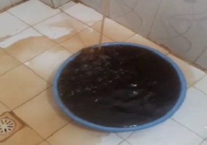 آب آشامیدنی به رنگ چای در همدان + فیلم