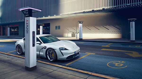 خودروی Porsche Taycan 2020، اتومبیل سوپرسدان تمام الکتریکی