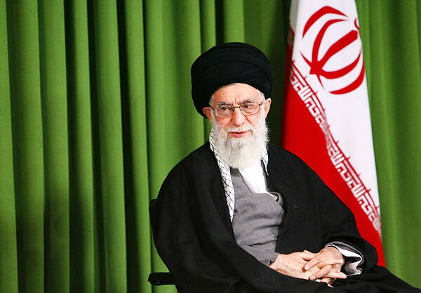 ماجرای دفتر شعر ابتهاج که چهل سال نزد آیت‌الله خامنه‌ای بود + عکس