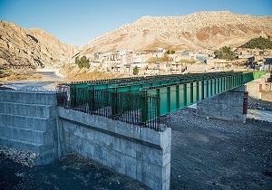 آغاز مونتاژ و ساخت پل فلزی کیان آباد پلدختر