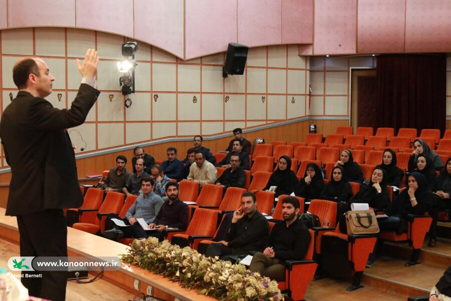 آشنایی قصه‌گویان مازندرانی با تکینک‌های فن بیان