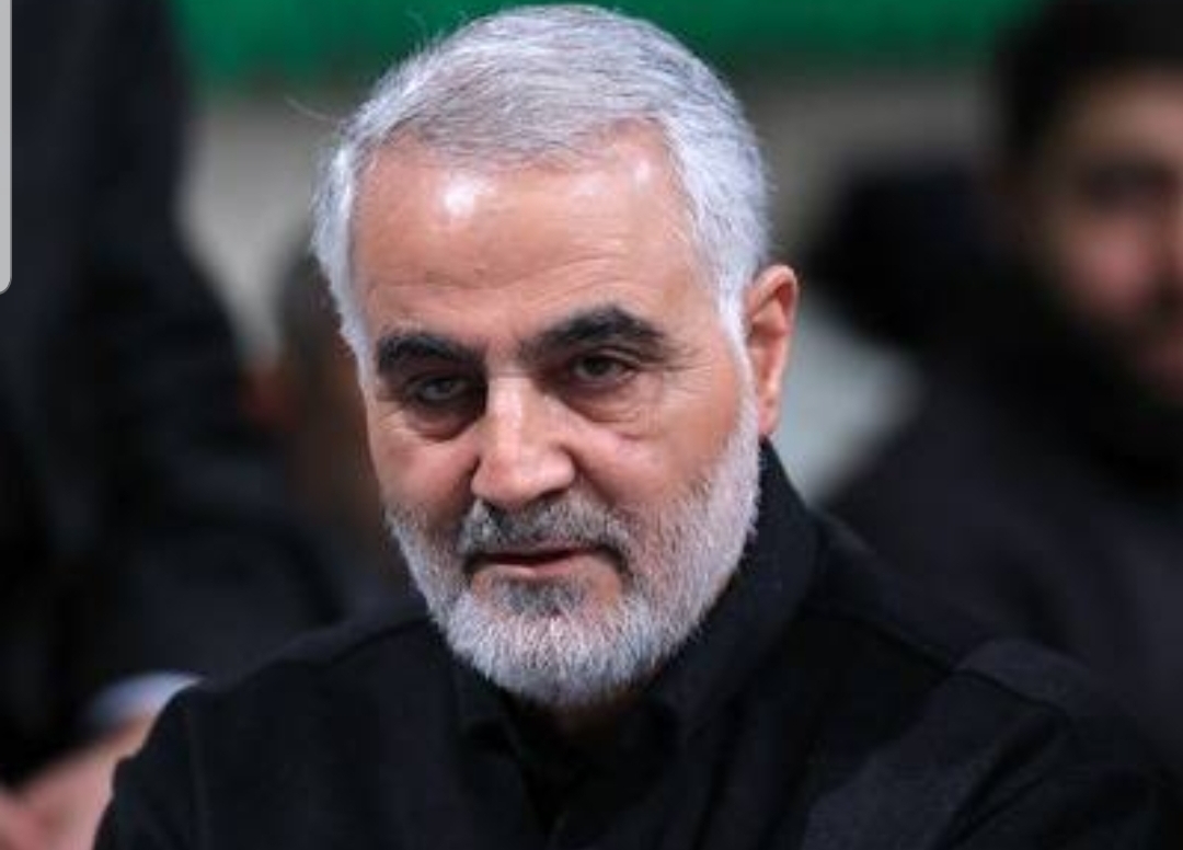 حضور سرلشکر سلیمانی در مراسم عزاداری محرم ۹۸ در بیت رهبری + عکس