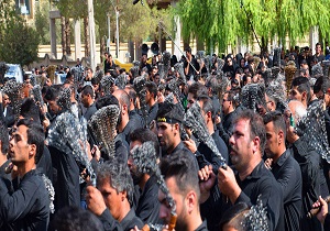 طنین "یا حسین یا حسین" هیئت‌های زنجیر زنی ابرکوه
